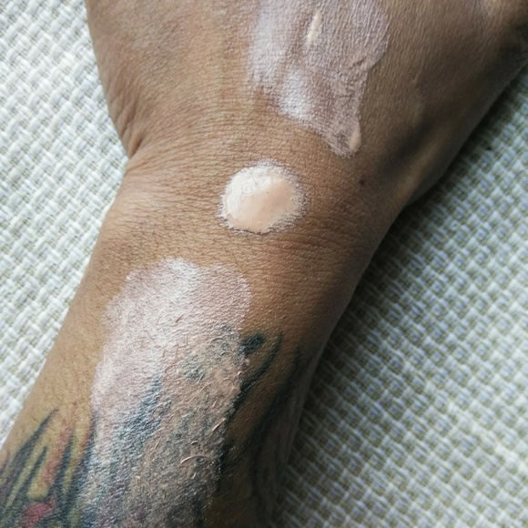 Sunday Riley 130C Color Correcting HD Foundation - Picture 8 of 8